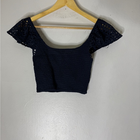NWT‎ H&M Navy Blue Smocked Crop Top Eyelet Sleeve Detail XS - Picture 1 of 6